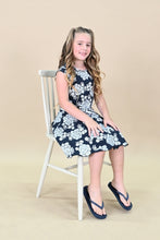 Lade das Bild in den Galerie-Viewer, Loffely Dress Kaya
