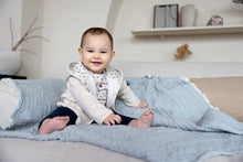 Lade das Bild in den Galerie-Viewer, Set vest, broek + longsleeve Q52464-31
