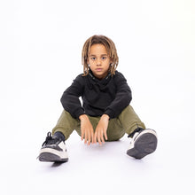 Lade das Bild in den Galerie-Viewer, Hoodie O56230
